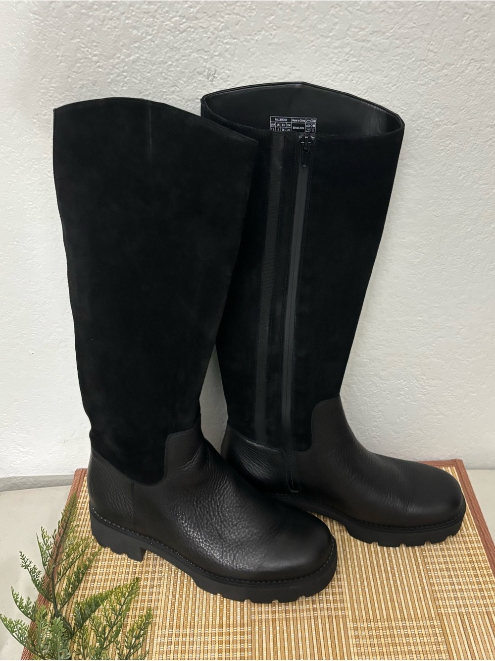 VIONIC Woman FALLBROOK Water Resistant Knee High Boot Size: 7.5